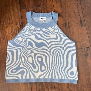 Blue & White Patterned Knit blouse